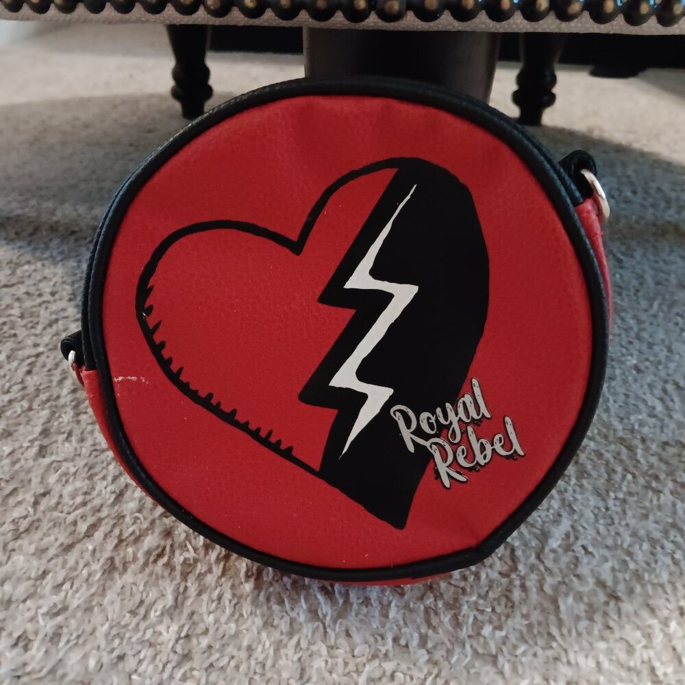 Disney Descendants Rise of Red Zip bag / Royal Rebel